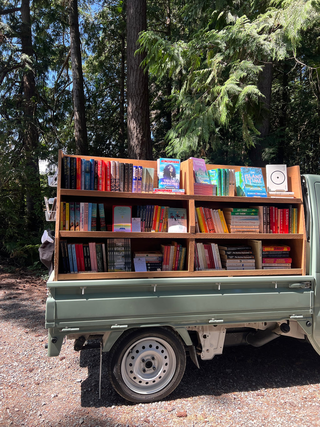 Bury Our Bones in the Midnight Soil - V. E. Schwab