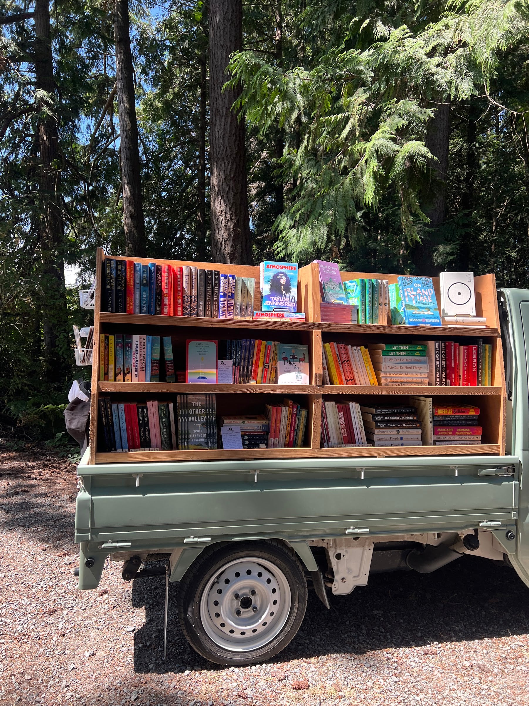 Bury Our Bones in the Midnight Soil - V. E. Schwab