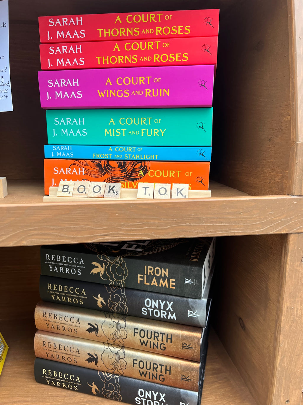 Fourth Wing — Rebecca Yarros