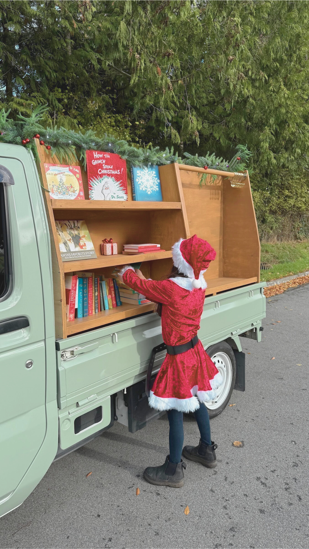The Christmas Bear: A Push, Pull and Slide Book — Ian Whybrow & Axel Scheffler